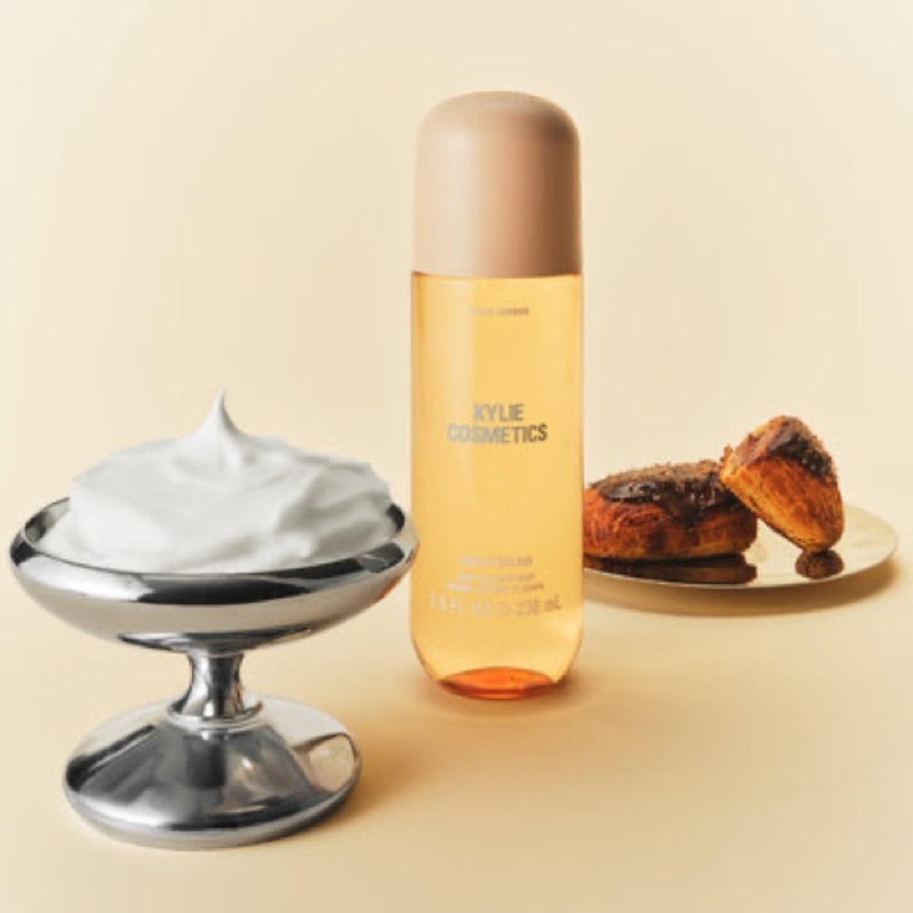Kylie Cosmetics caramel cloud hair & body - full size